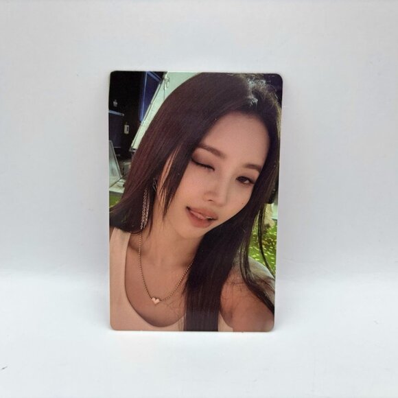 (G)I-DLE Soyeon Heat Blaze Ver Official Photocard PC KPop FLAW Gidle  I-dle - Picture 1 of 3